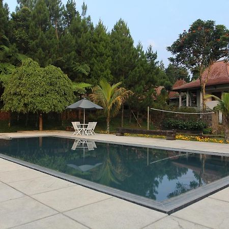 Oyo 156 Wirasamala Villa Puncak Bagian luar foto
